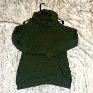 Hollister turtleneck sweater